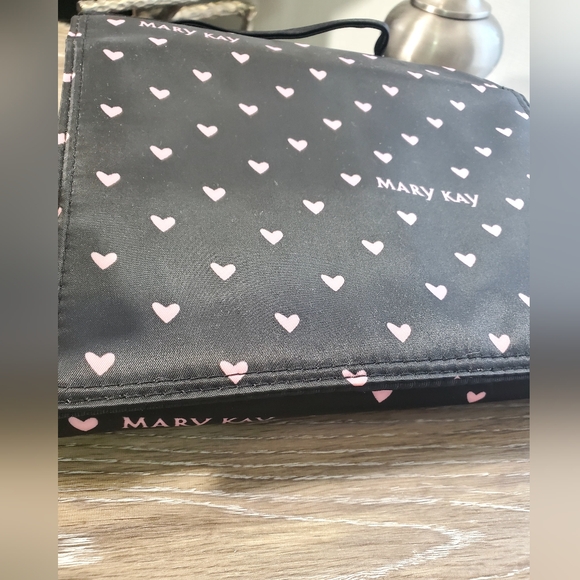 New Mary Kay black with pink heart print large cosmetic toiletry roll up bag - Picture 5 of 6